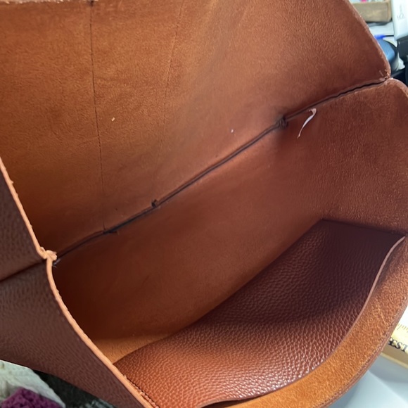 Vince Camuto tote - Picture 3 of 3